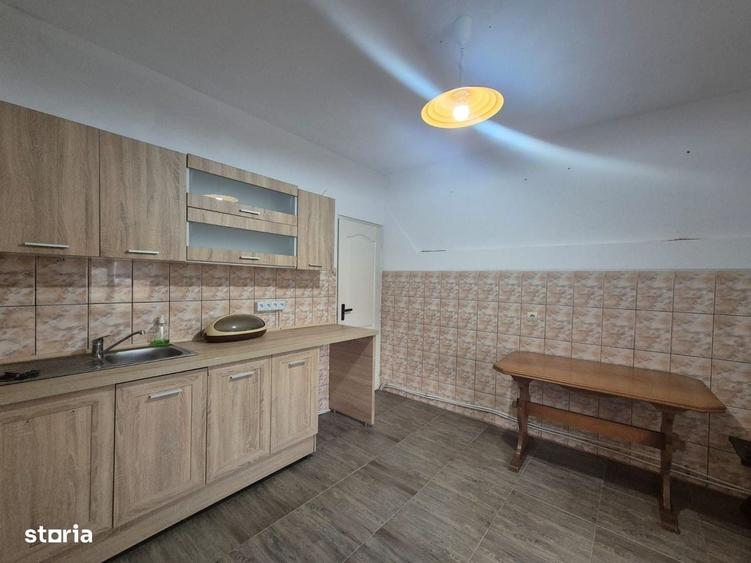 Casă cu 3 camere în Central
