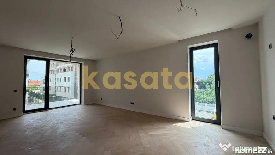 Apartament cu 4 camere decomandat în Iancu Nicolae