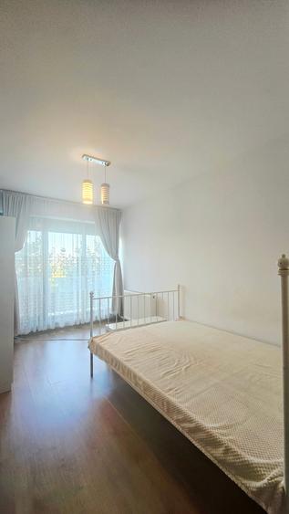 Apartament cu 3 camere semidecomandat în Străulești