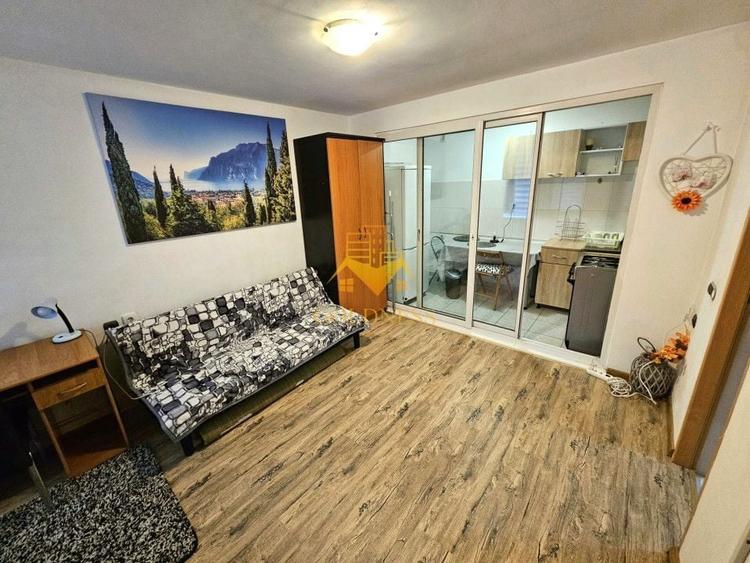 Apartament cu 2 camere semidecomandat, mobilat în Ultracentral