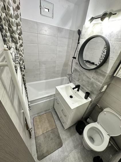 Apartament cu 2 camere semidecomandat în Micro 6