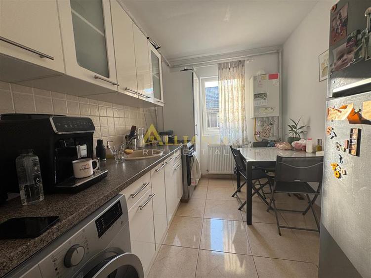 Apartament cu 2 camere decomandat, mobilat în Central