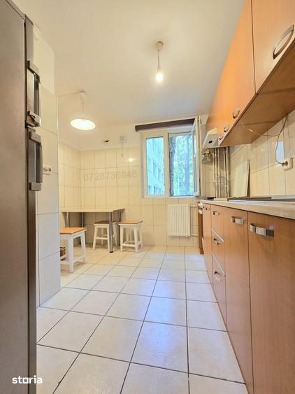 Apartament cu 4 camere decomandat, mobilat în Berceni