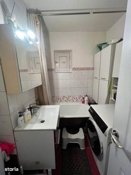Apartament cu 3 camere decomandat în Valea Rosie