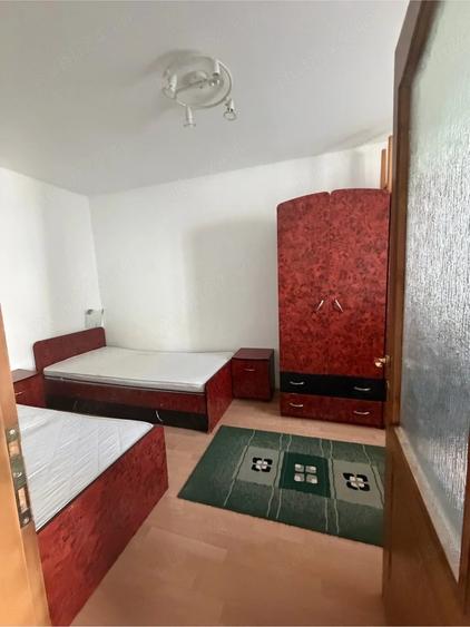Apartament cu 2 camere semidecomandat în Girocului