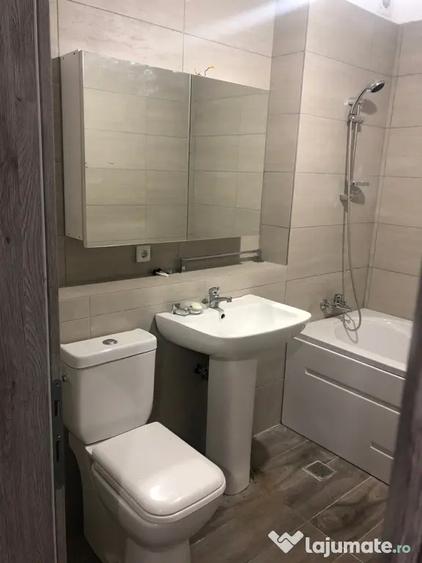 Apartament cu 2 camere semidecomandat în Berceni