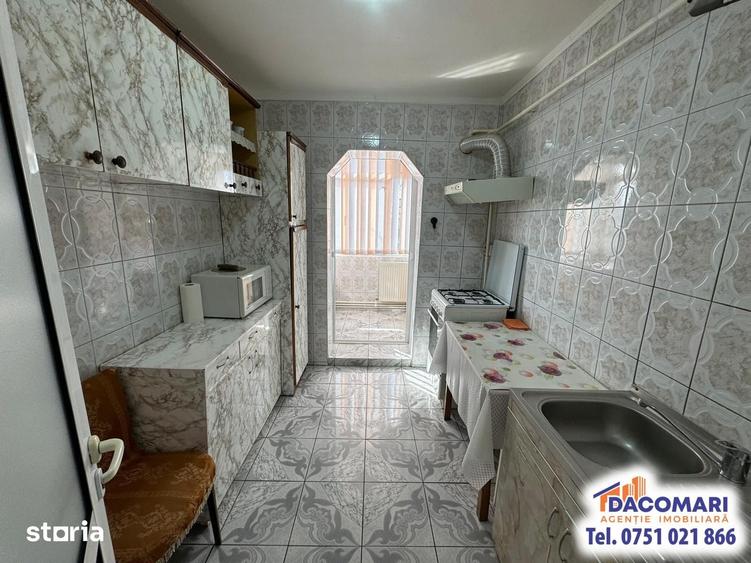 Apartament cu 3 camere în Micro 17