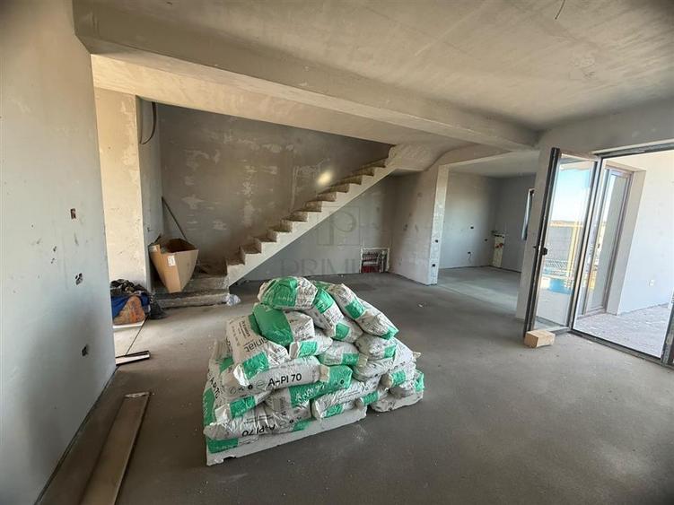 Duplex cu 4 camere cu Canalizare în Moșnița Nouă