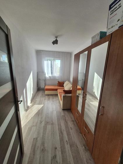 Inchiriez apartament 3 camere - 2