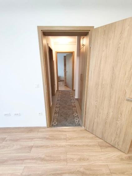 Apartament cu 2 camere decomandat în Tractorul