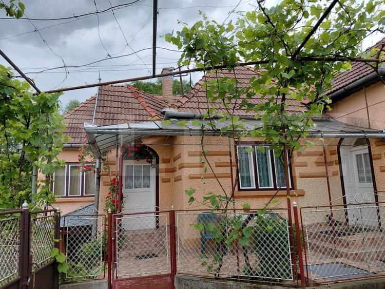 Casă individuală cu 3 camere cu Canalizare în Chiheru de Jos