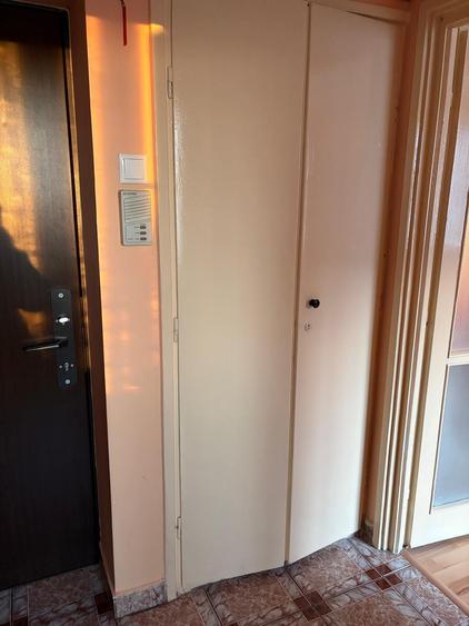 Apartament cu 3 camere semidecomandat în Titan