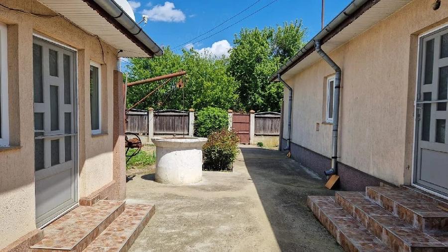 Casă cu Teren 1045 Mp în Ciorani