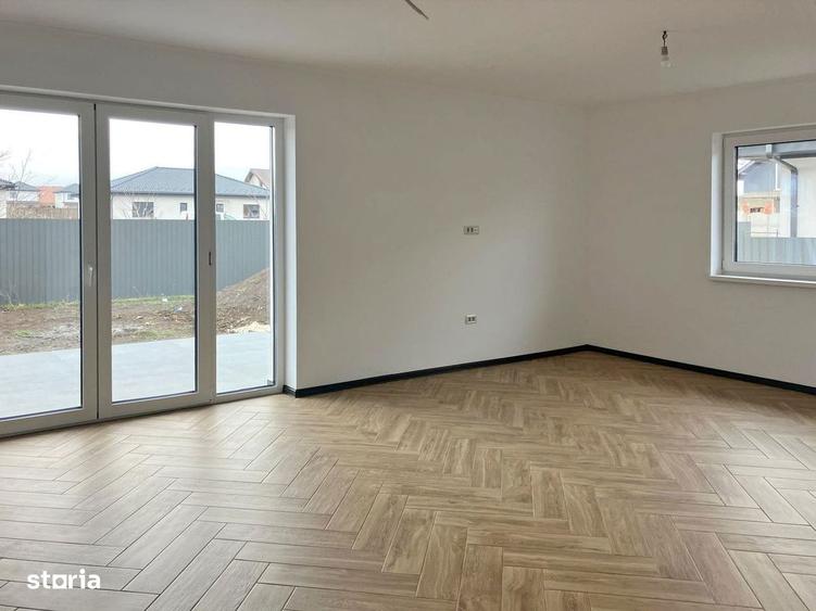 Casă cu 4 camere cu Teren 500 Mp în Central