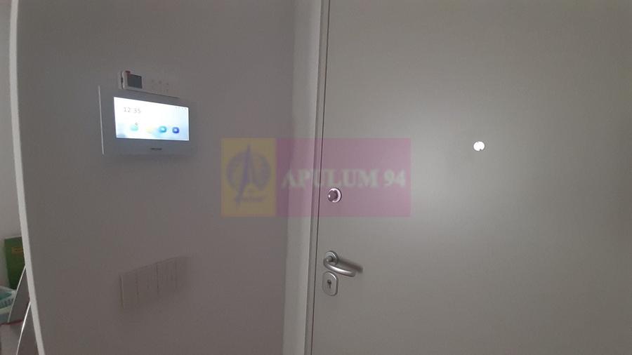 Garsonieră decomandată în Universitate