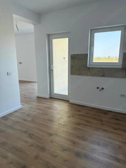 Casă cu 4 camere cu Teren 360 Mp în Vidra