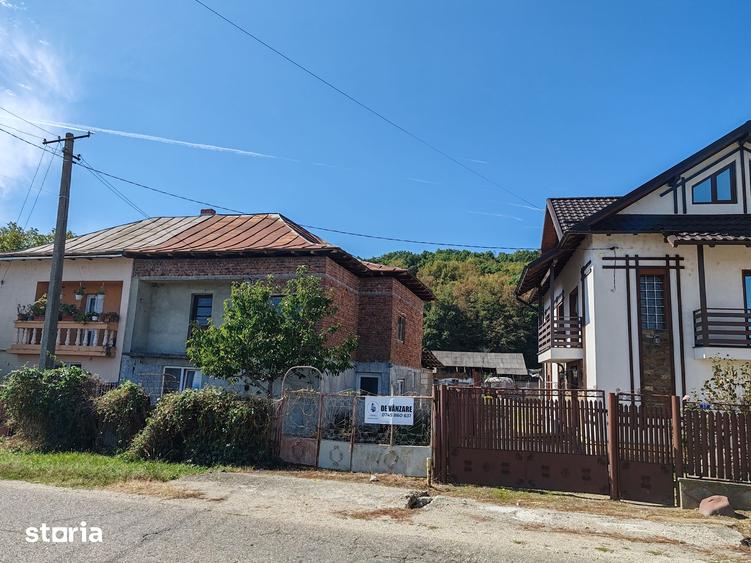 Casă cu 6 camere cu Teren 643 Mp în Central