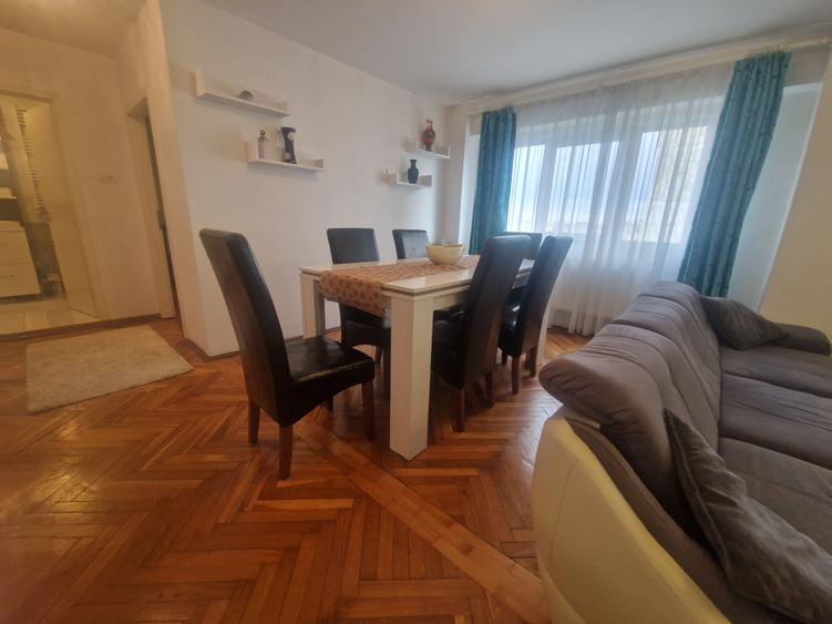 Apartament cu 3 camere decomandat în Circumvalațiunii