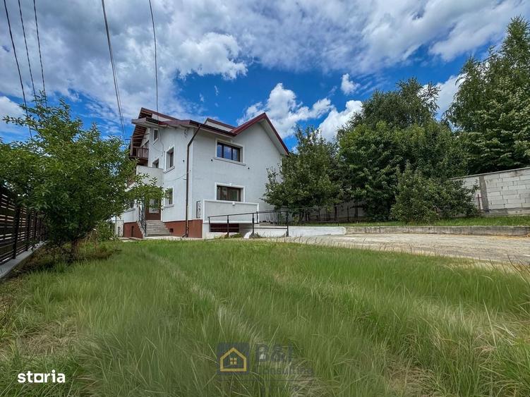 Casă cu 4 camere în Păun