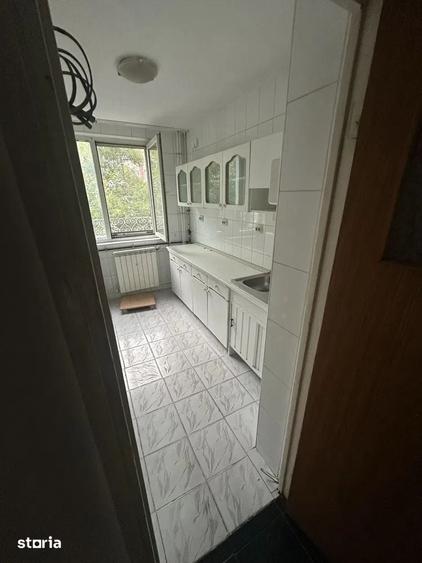 Apartament cu 3 camere în Drumul Taberei