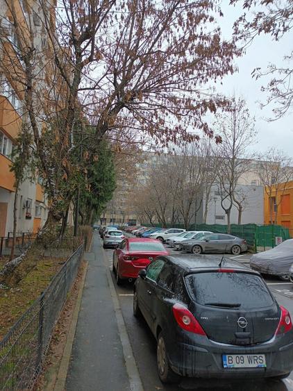 Apartament cu 3 camere decomandat în Postăvari