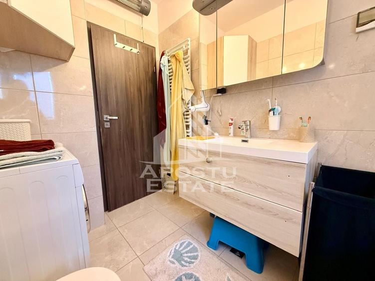 Apartament cu 2 camere semidecomandat, mobilat în Aradului