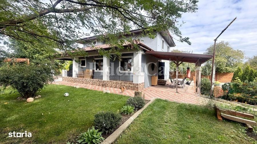 Casă cu 4 camere cu Teren 1453 Mp în Victoria