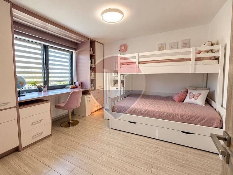 Casă individuală cu 3 camere cu Teren 250 Mp în Exterior Est
