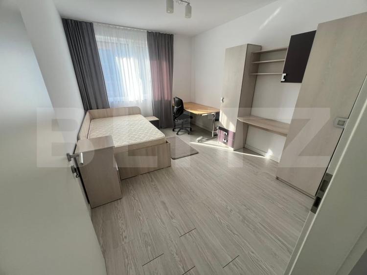 Apartament cu 3 camere semidecomandat, mobilat în Chinteni
