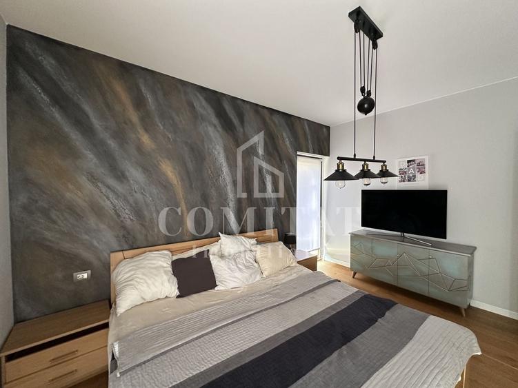 Apartament cu 3 camere semidecomandat în Gruia