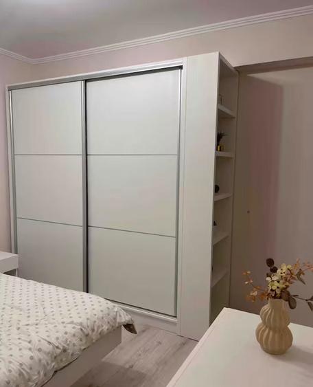Apartament cu 3 camere decomandat în Exterior Vest