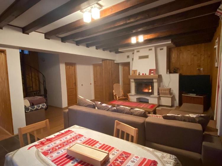 Casă cu 4 camere în Muntele Cacovei