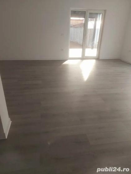 Casă cu 3 camere cu Teren 300 Mp în Utvin