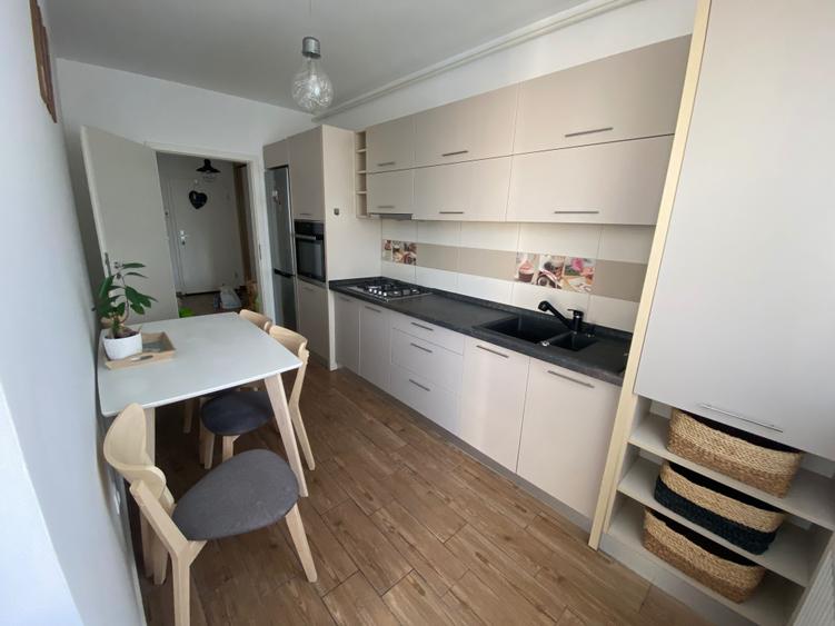 Apartament cu 2 camere decomandat în Central