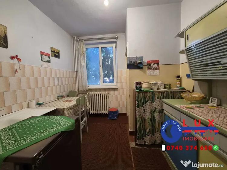 Apartament cu 3 camere semidecomandat în Ultracentral