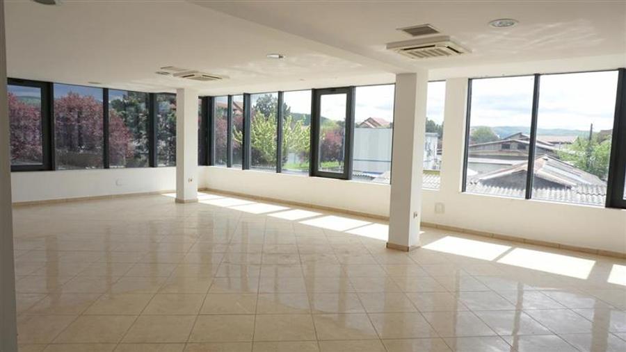 Spațiu comercial, de 140 mp, în Cartierul Traian