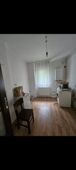 Apartament cu 2 camere semidecomandat în Petros