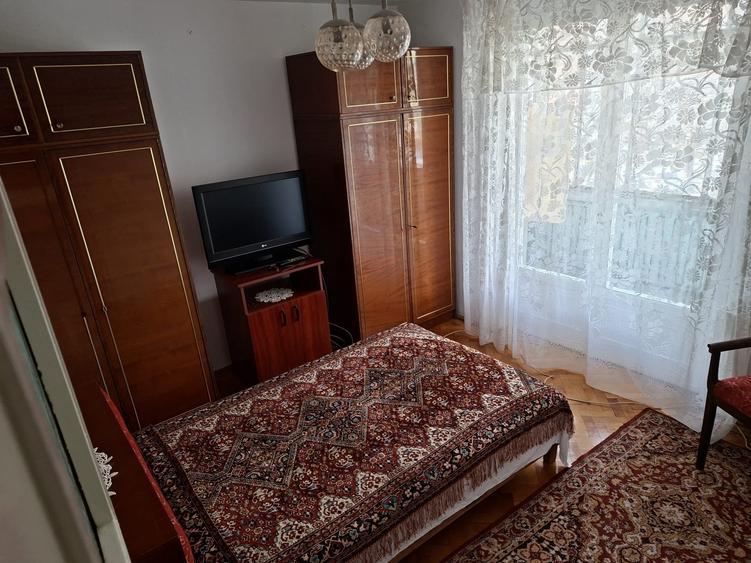 Apartament cu 2 camere semidecomandat în Calea București