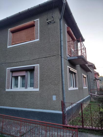 Casă cu 3 camere în Central