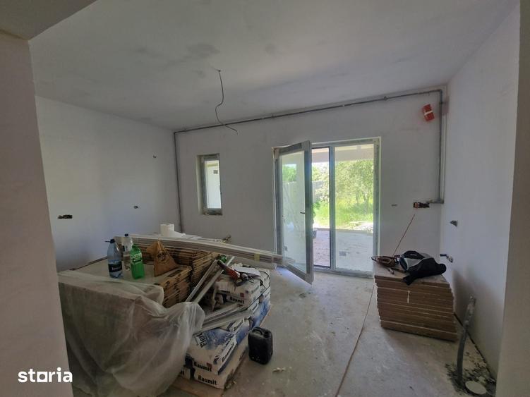 Casă cu 4 camere cu Teren 330 Mp în Ghiroda