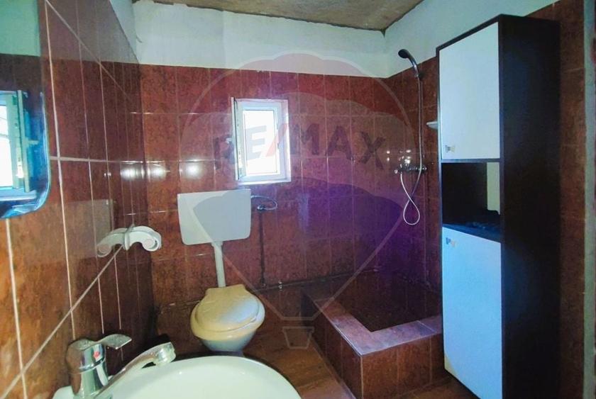 Casă cu 2 camere cu Teren 280 Mp în Rod
