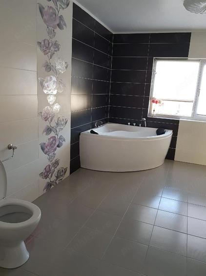 Casă cu 4 camere cu Teren 560 Mp în Săcălaz