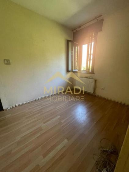 Apartament cu 4 camere în Aviatorilor