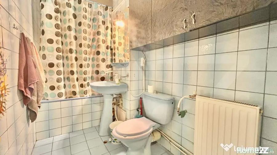 Apartament cu 3 camere decomandat în Nufărul