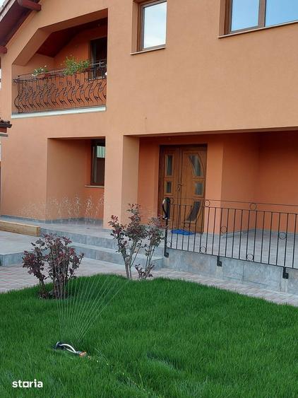 Casă cu 4 camere decomandat cu Teren 315 Mp în Vladimirescu