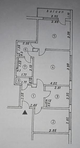 Apartament cu 3 camere semidecomandat în Independenței