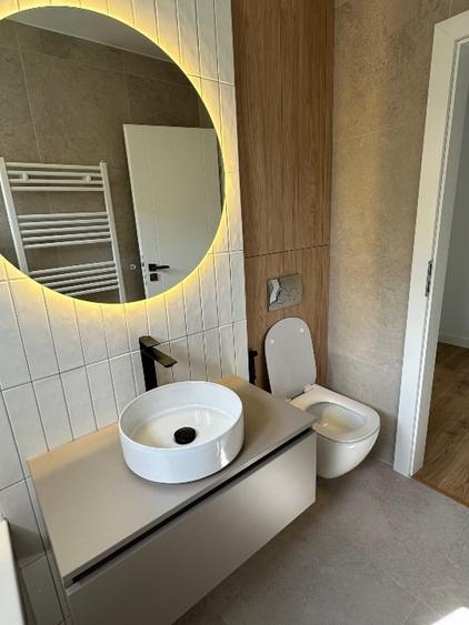 Apartament cu 2 camere semidecomandat, mobilat în Podu Roș