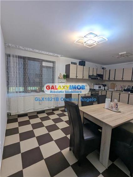 Casă cu 5 camere cu Garaj în Copăceni