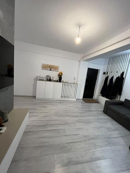 Apartament cu 2 camere semidecomandat în Valea Lupului