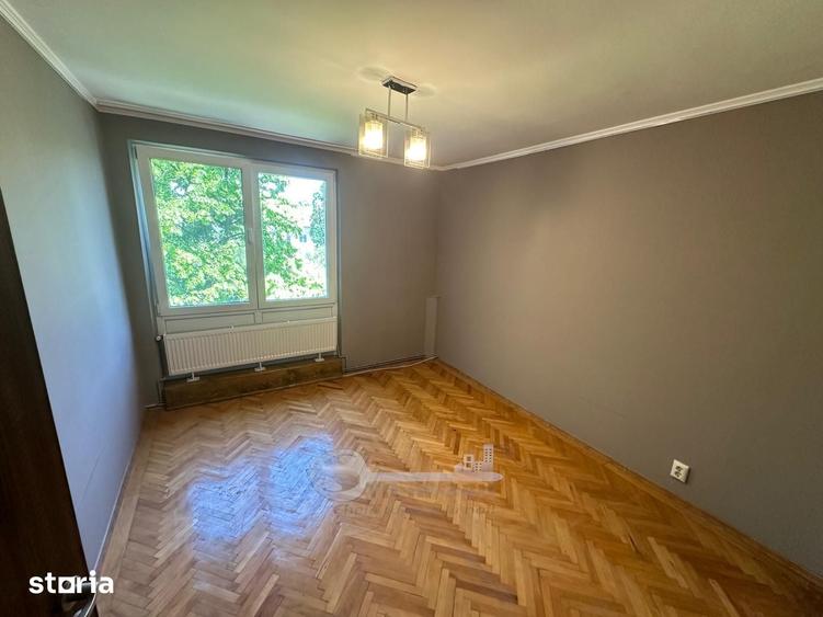 Apartament cu 3 camere semidecomandat în Ultracentral